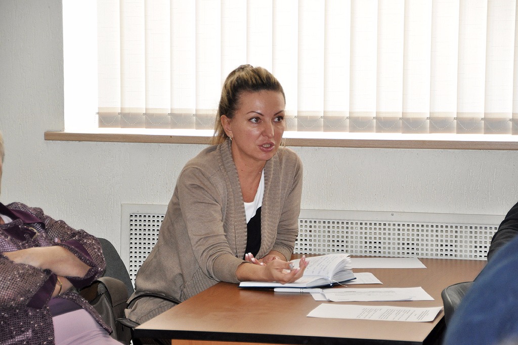 Solonenkova_krygliy stol.jpg